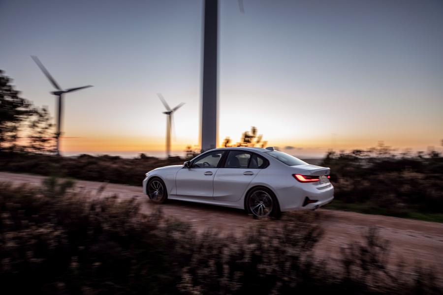  BMW 330e (G20) 2018 года  (WW) (фото 9 из 44)